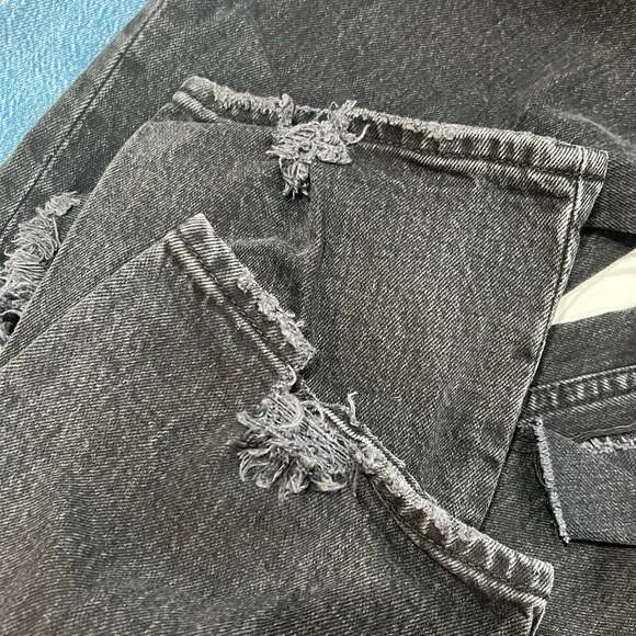 Abercrombie ‘90s Straight Ultra High Rise Jeans - Picture 4 of 4